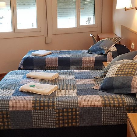 Hostal Rio De Castro Barcelona Luaran gambar