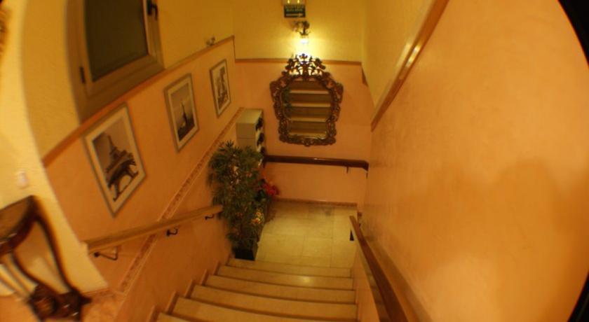 Hostal Rio De Castro Barcelona Luaran gambar