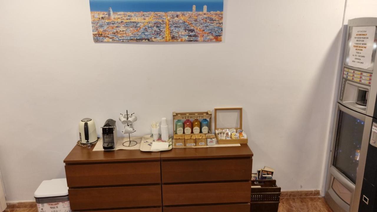 Hostal Rio De Castro Barcelona Luaran gambar