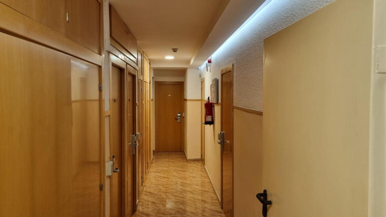 Hostal Rio De Castro Barcelona Luaran gambar