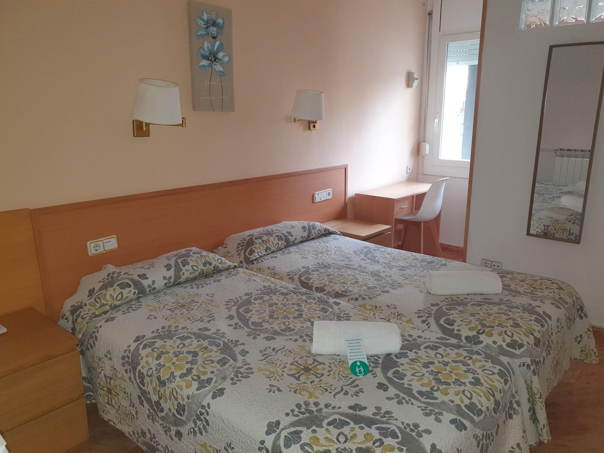 Hostal Rio De Castro Barcelona Luaran gambar