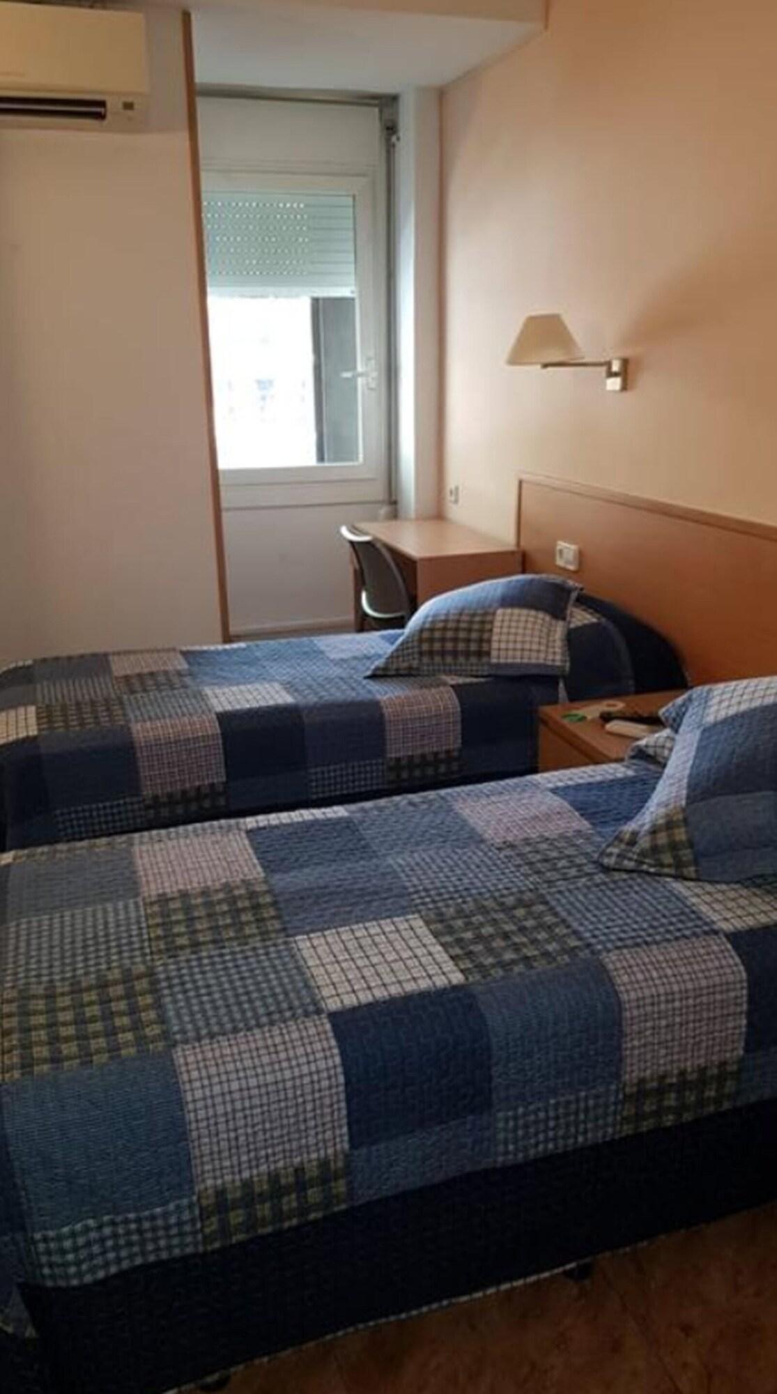 Hostal Rio De Castro Barcelona Luaran gambar