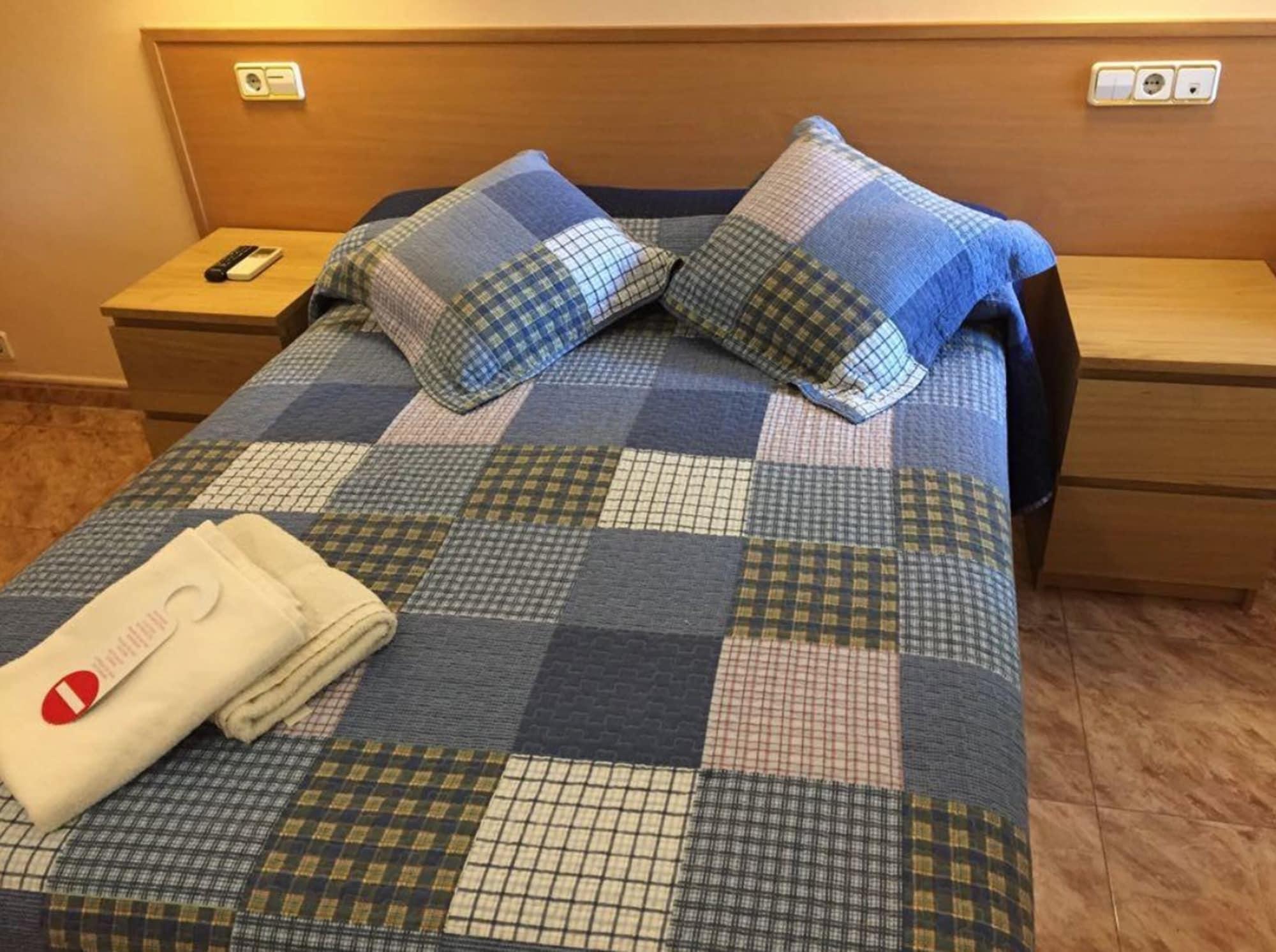 Hostal Rio De Castro Barcelona Luaran gambar