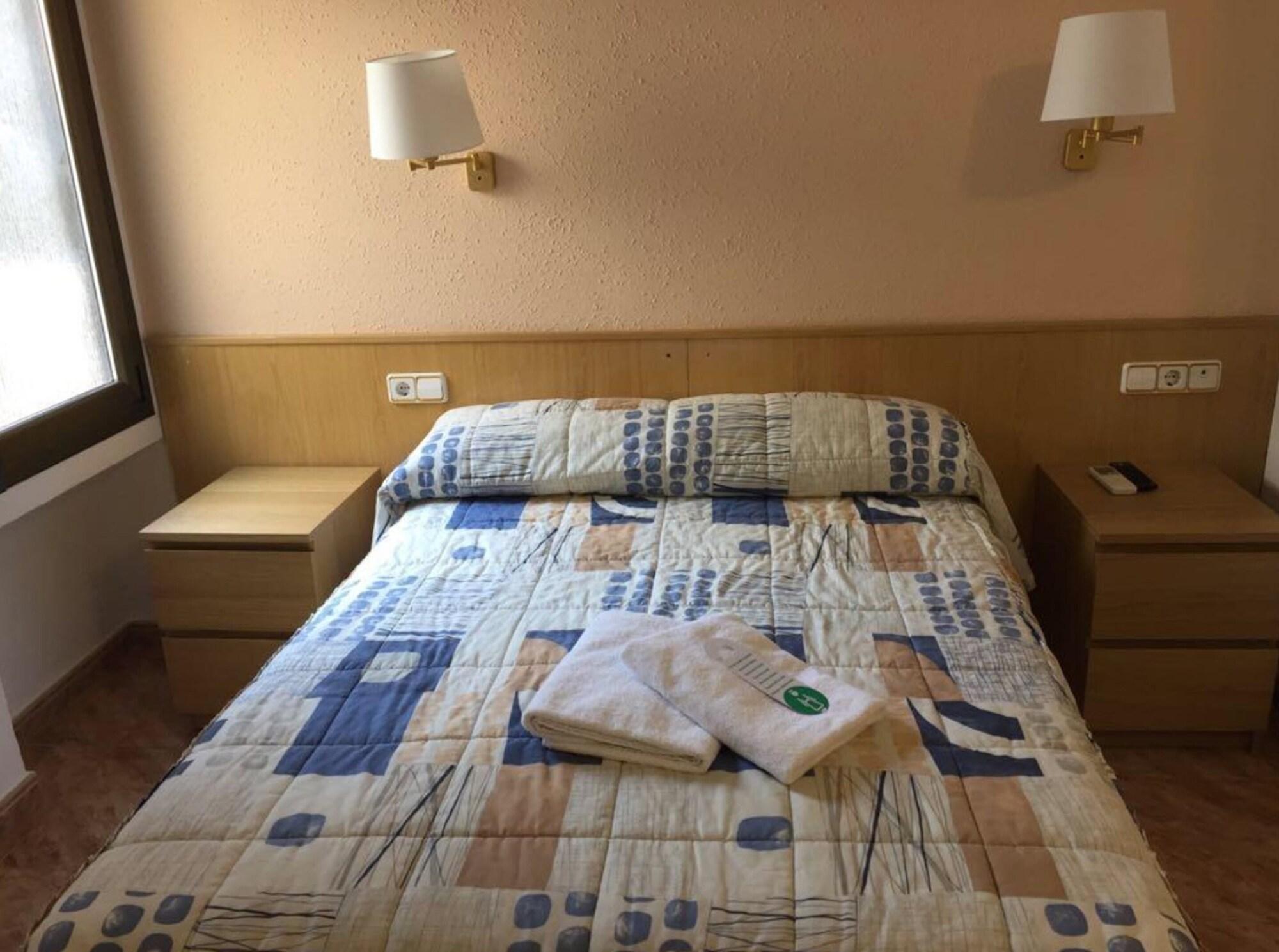 Hostal Rio De Castro Barcelona Luaran gambar