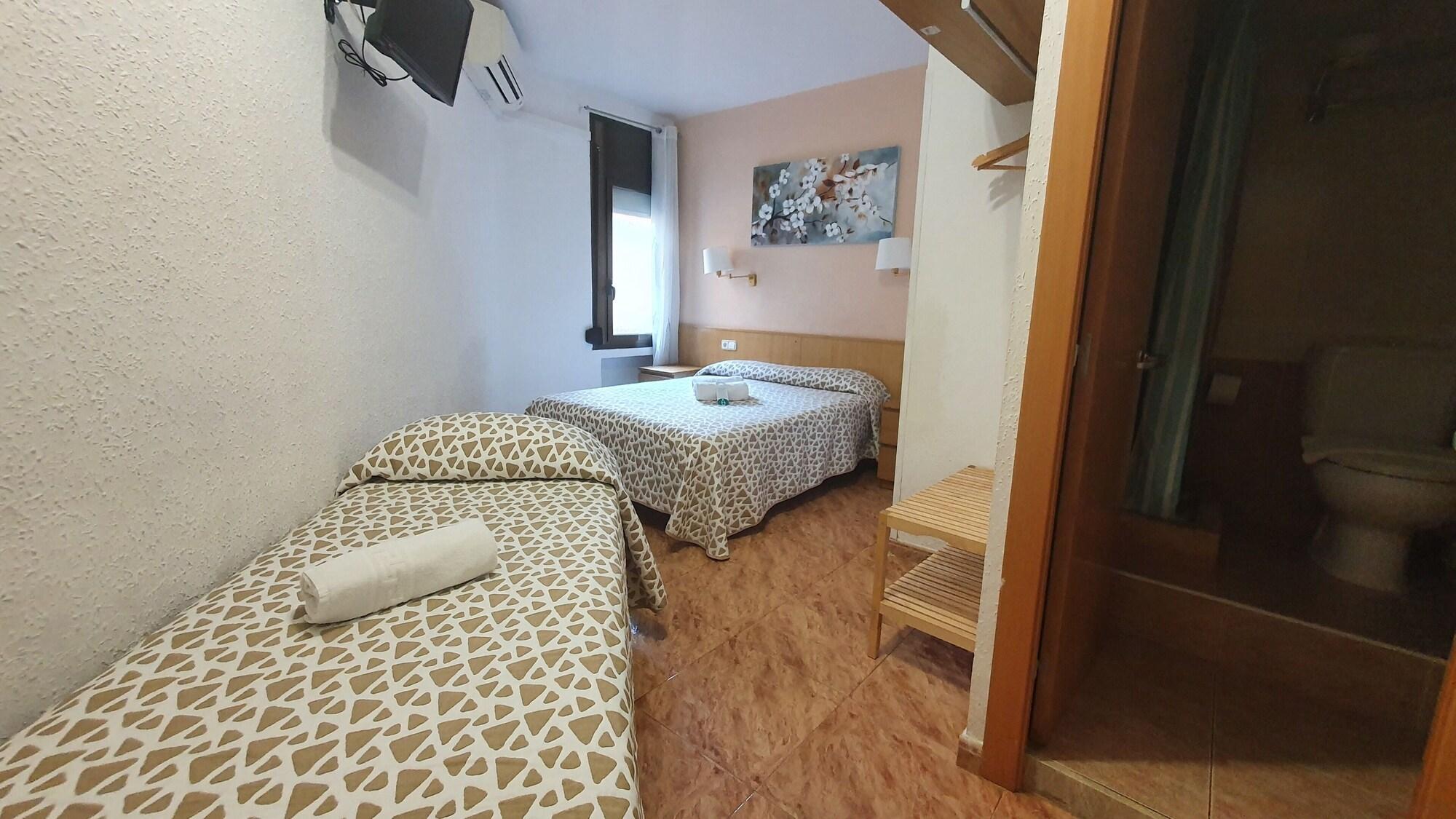 Hostal Rio De Castro Barcelona Luaran gambar