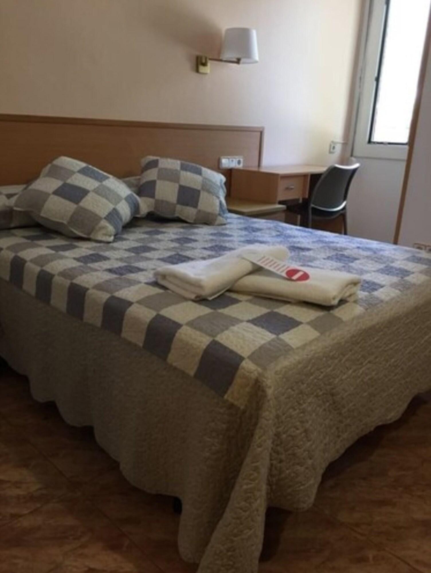 Hostal Rio De Castro Barcelona Luaran gambar