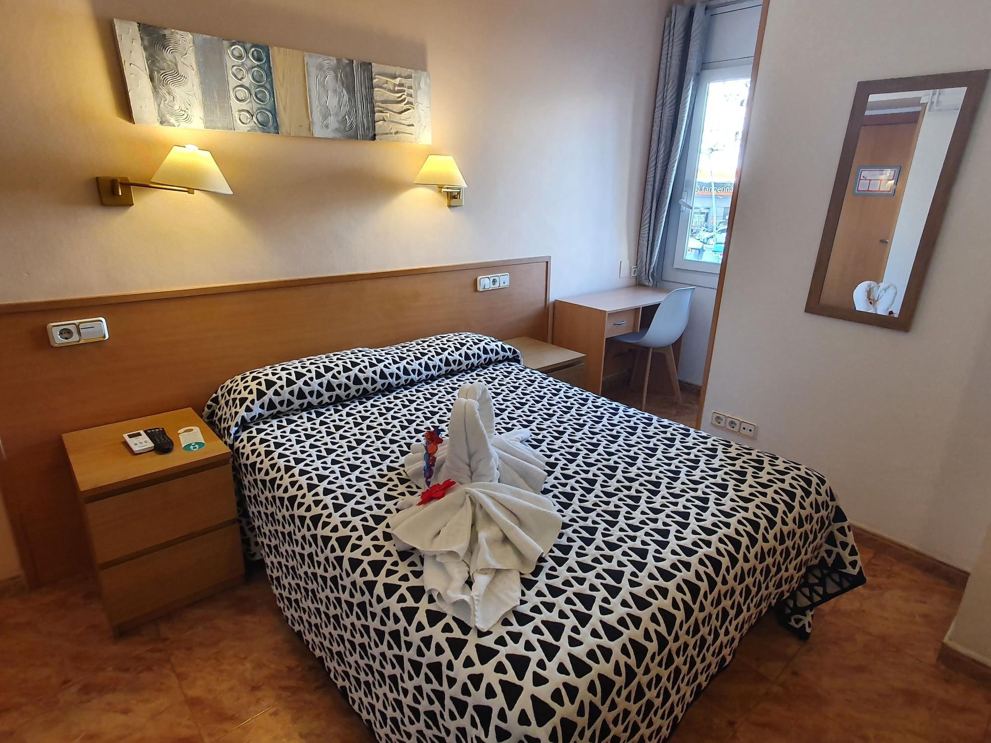 Hostal Rio De Castro Barcelona Luaran gambar
