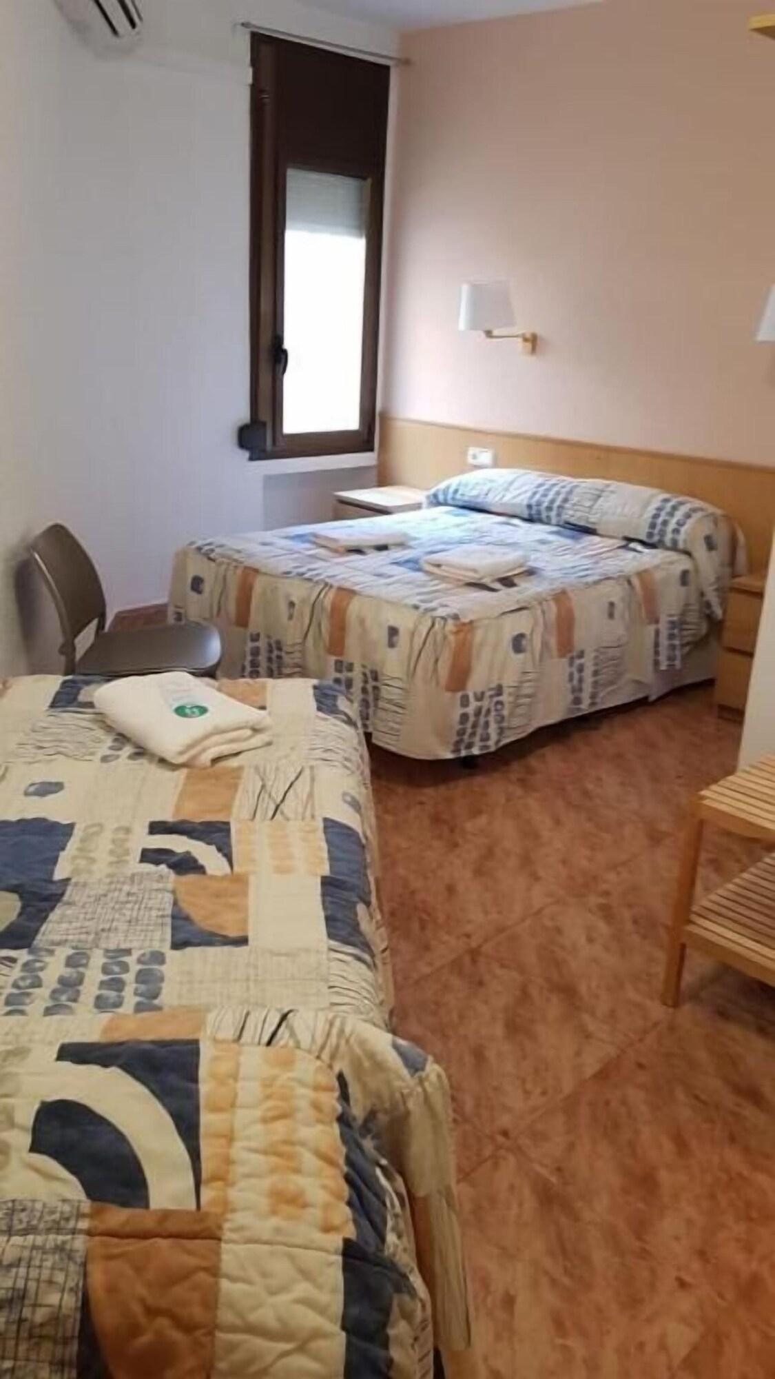 Hostal Rio De Castro Barcelona Luaran gambar