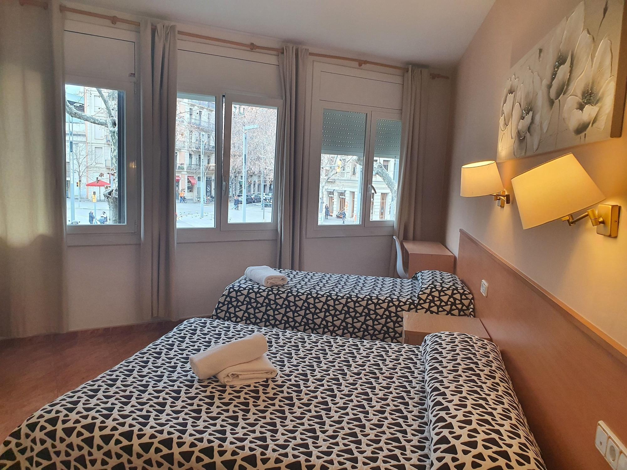 Hostal Rio De Castro Barcelona Luaran gambar