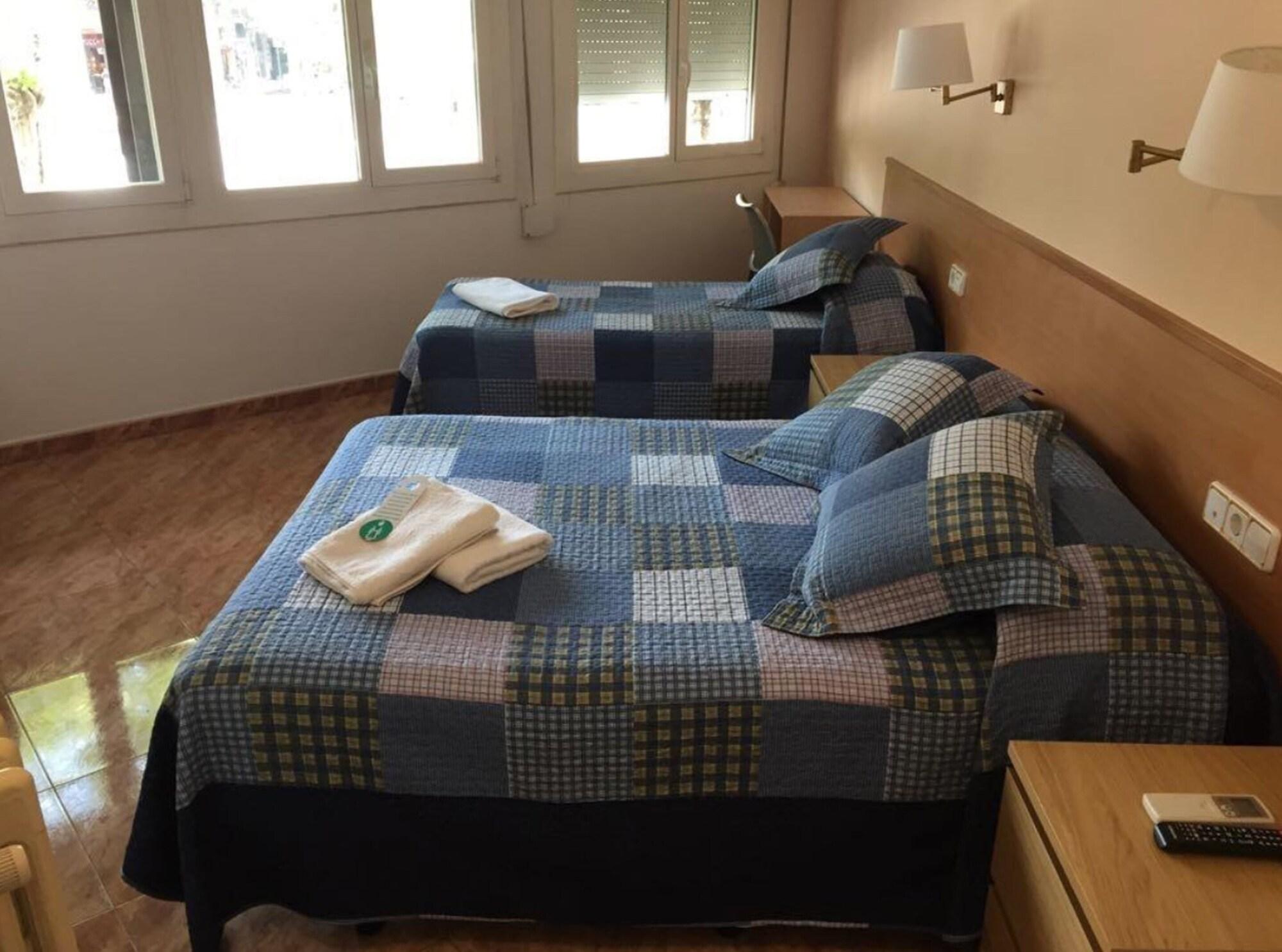 Hostal Rio De Castro Barcelona Luaran gambar